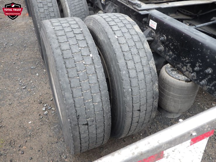 2023-kenworth-t680-image-19