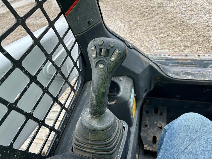 2023-bobcat-t76-image-21