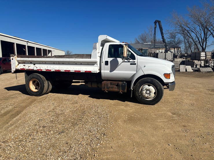 2003-ford-f650-image-5