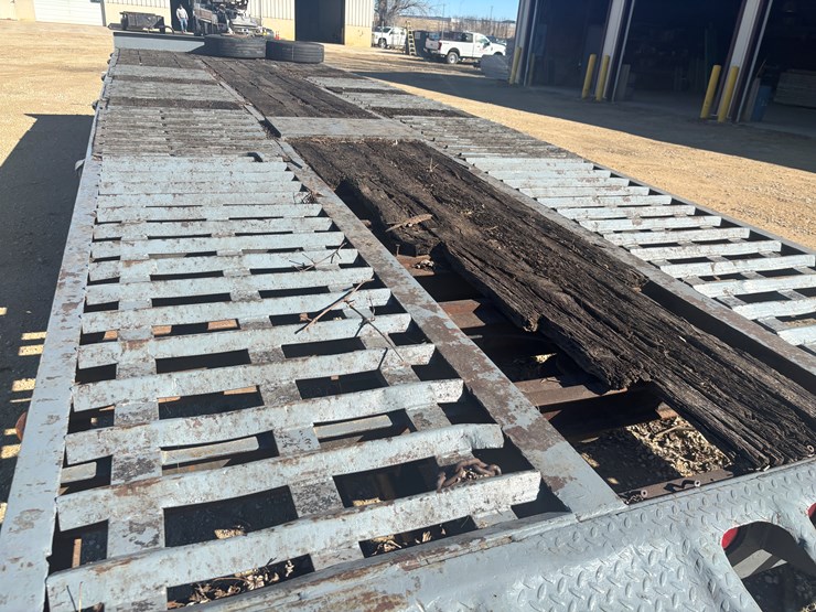 #2320-•-2008-interstate-30'-tri-axle-equipment-trailer-image-40