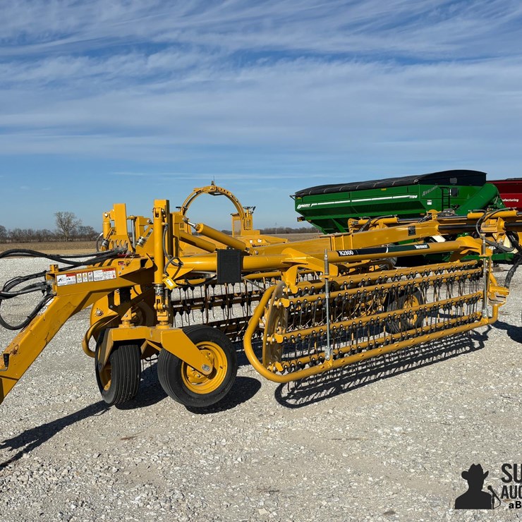 2023 VERMEER R2800