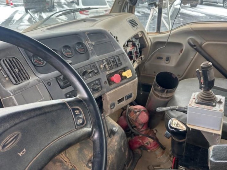 2007-sterling-l9000-4000-gallon-t/a-water-truck-image-25