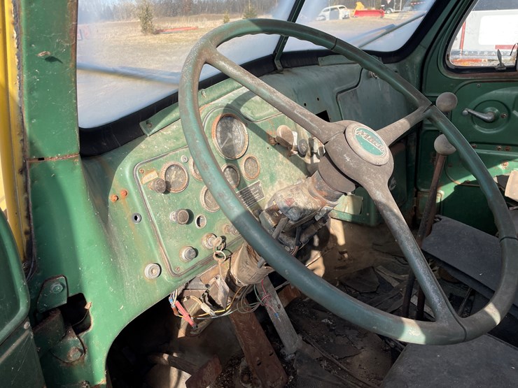 1963-mack-b61-image-26