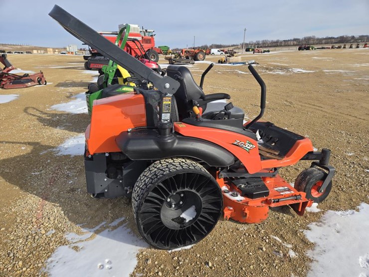 kubota-zg327-image-4