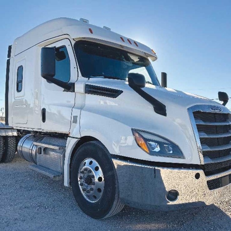 2020 FREIGHTLINER CASCADIA 126