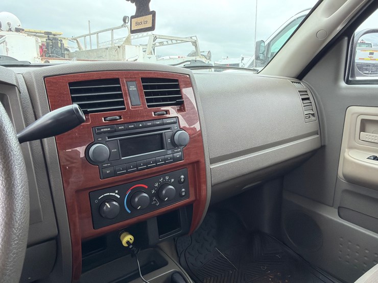 2005-dodge-dakota-slt-image-13