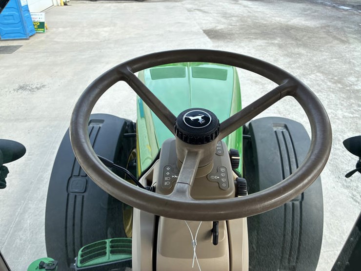 2012-john-deere-8260r-image-66