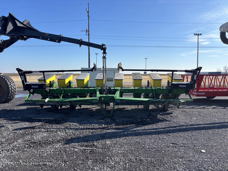 john-deere-7000-image-1