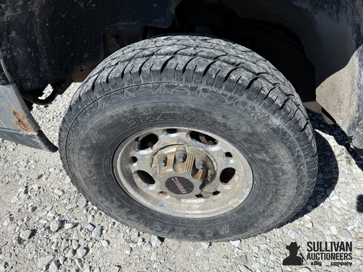 2004-chevrolet-2500hd-image-9