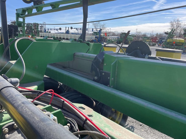 2004-john-deere-db90-image-48