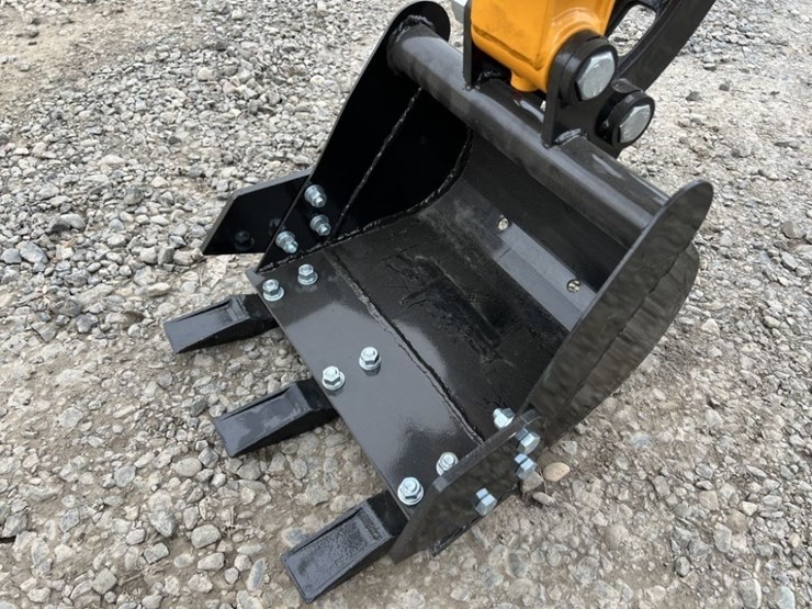 2026-miva-va13-mini-hydraulic-excavator-image-12