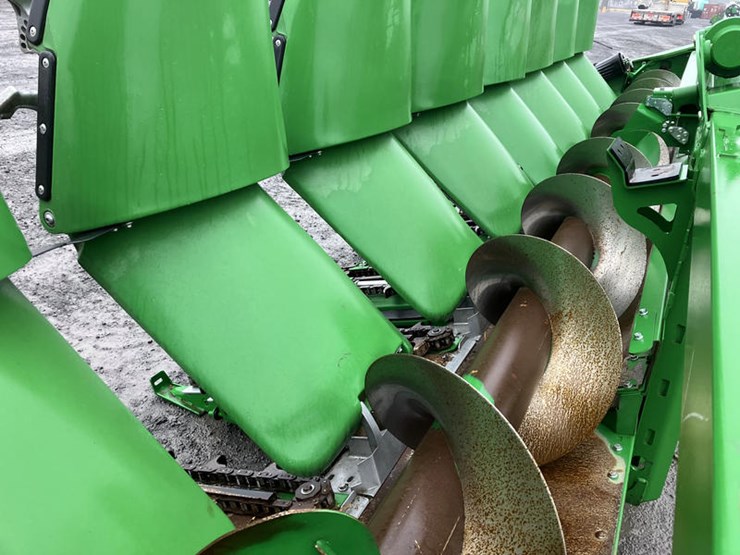 2024-john-deere-c16f-image-16