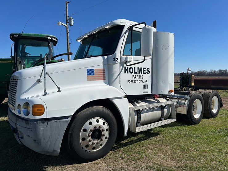 2001-freightliner-century-112-image-1