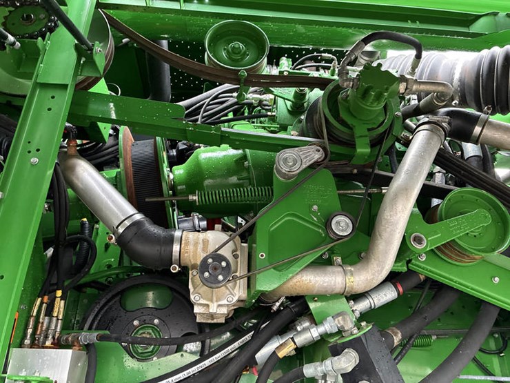 2014-john-deere-s680-image-56