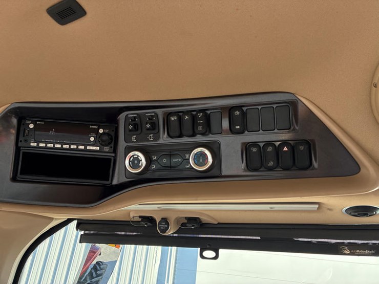 2024-case-ih-magnum-310-afs-connect-image-77