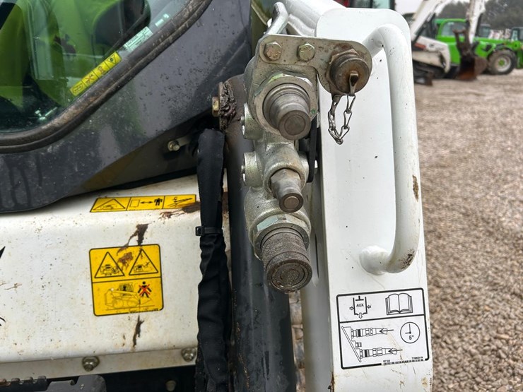 2023-bobcat-t450-image-11