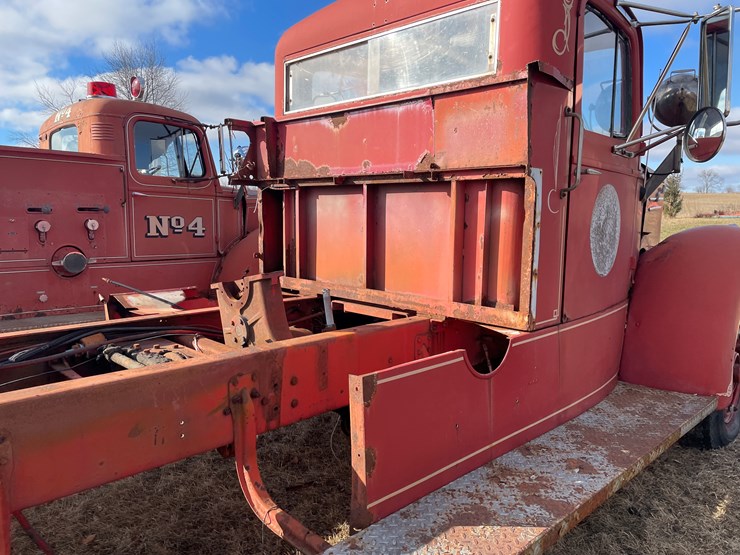 #4206-•-1951-mack-fire-truck-cab-and-chassis,-(no-title)-image-12