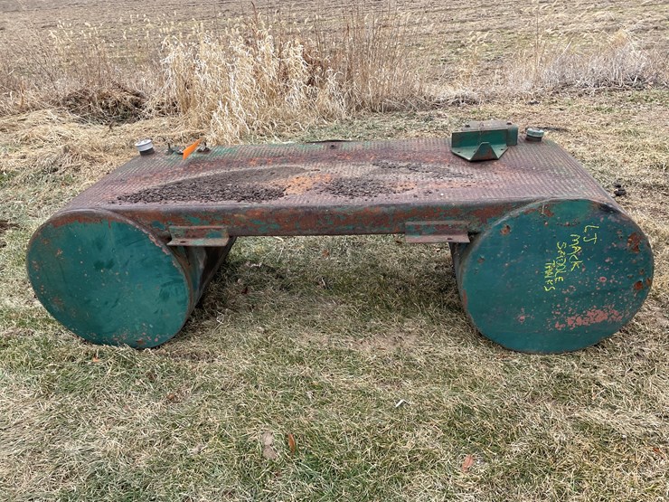#4225-•-mack-saddle-fuel-tanks-image-2
