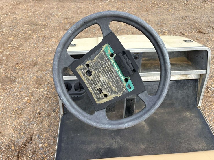 2002-ez-go-gas-powered-golf-cart-image-14