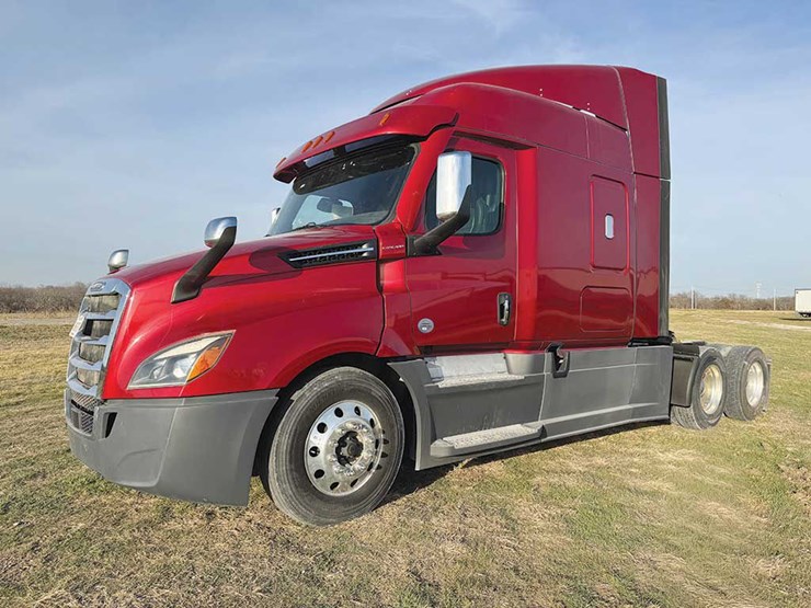 2020-freightliner-cascadia-126-image-1