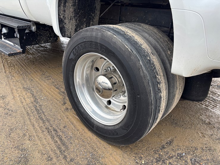 2004-ford-f650-image-10