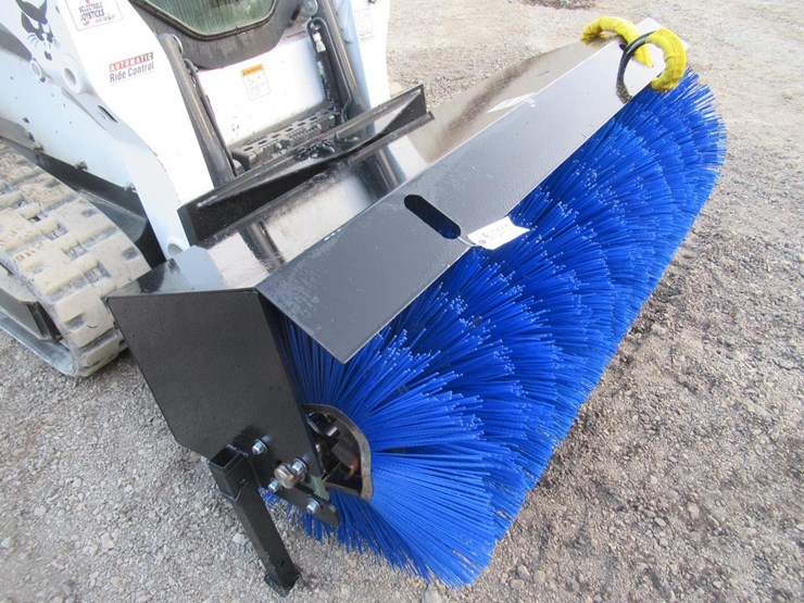 wildcat-76"-skid-steer-sweeper-image-4