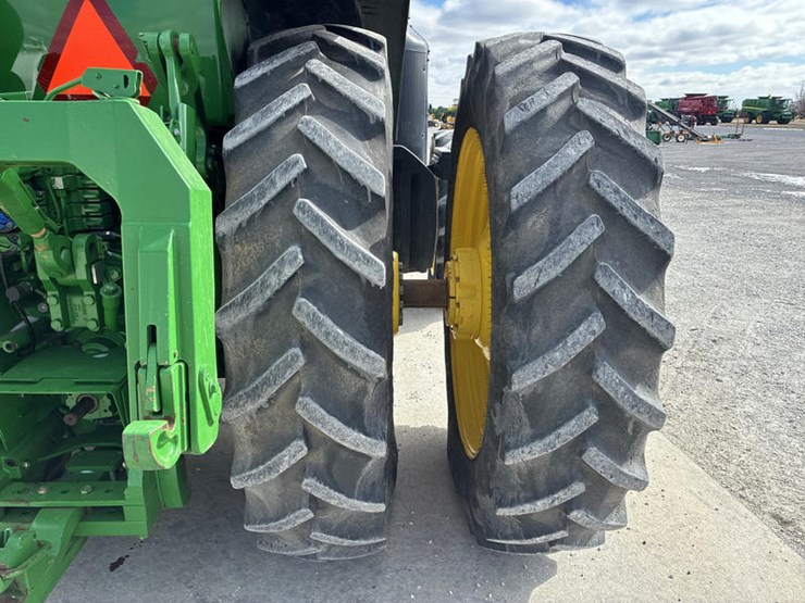 2013-john-deere-8335r-image-57