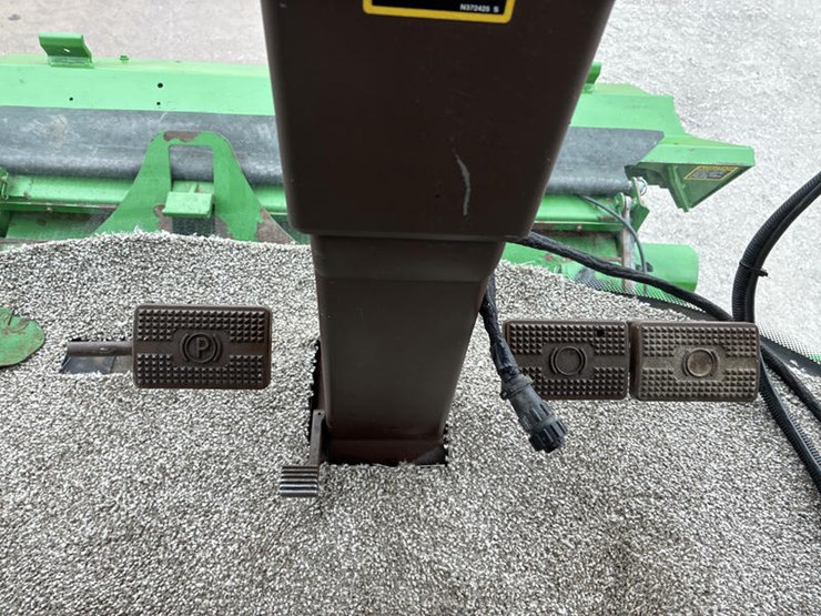 2004-john-deere-9660-sts-image-100