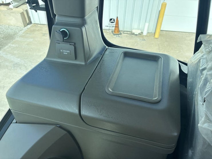 2021-john-deere-8rx-370-image-98