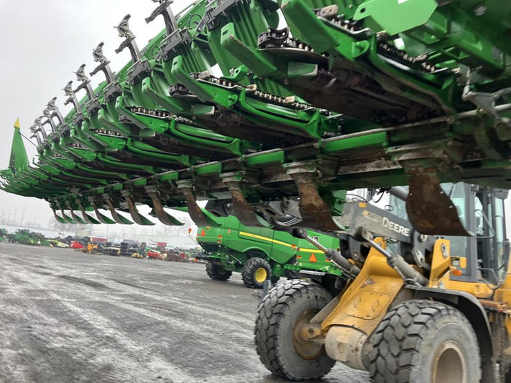 2024-john-deere-c16f-image-32