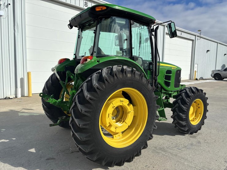 2009-john-deere-6115d-image-4