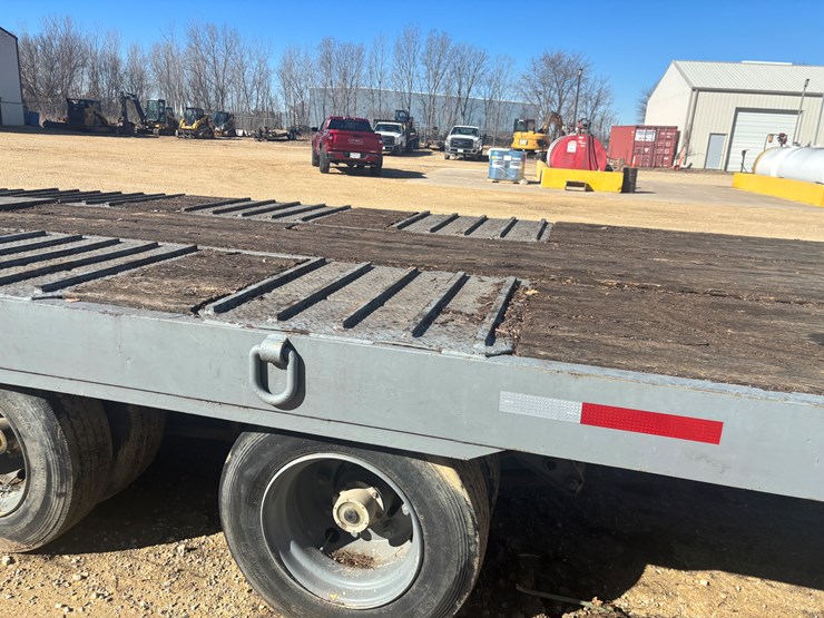 #2320-•-2008-interstate-30'-tri-axle-equipment-trailer-image-18