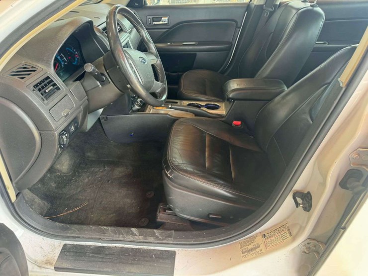 2012-ford-fusion-sel-fwd-4d-sedan-2.5-4cyl.-gasoline-(172,726-miles)-image-13