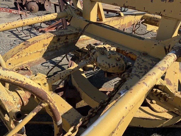 caterpillar-10-image-8