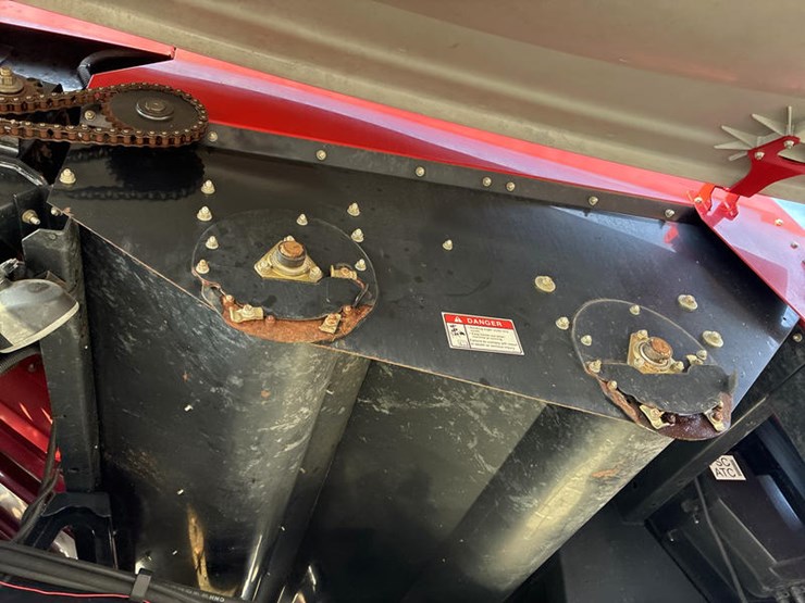 2010-case-ih-8120-image-79