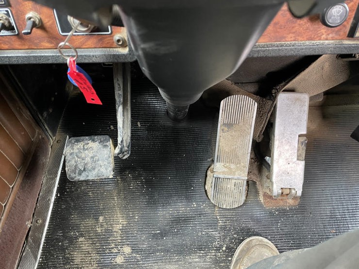 2000-caterpillar-c12-image-43