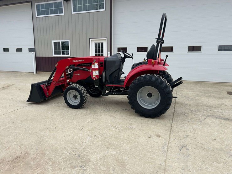 2015-mahindra-1533-image-1