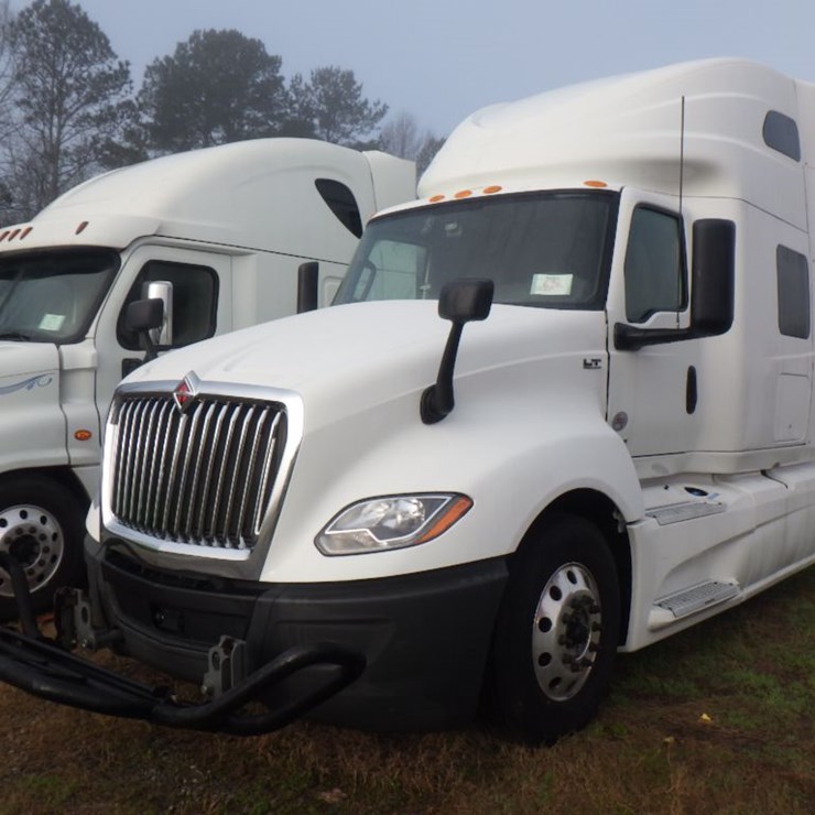 2022 INTERNATIONAL LT