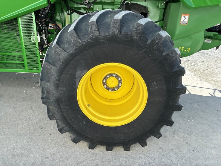2012-john-deere-s670-image-36