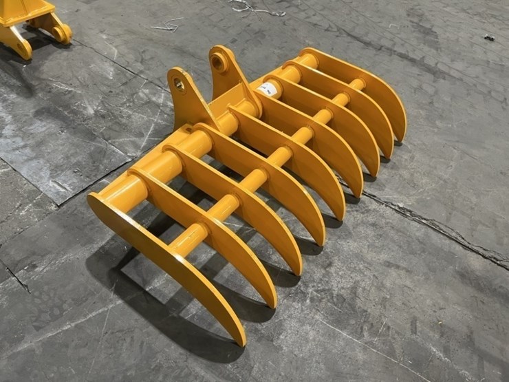 2026-caterpillar-305-image-1