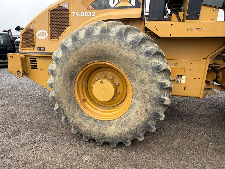 caterpillar-cp56-image-8