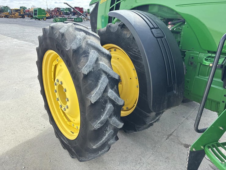 2013-john-deere-8335r-image-45