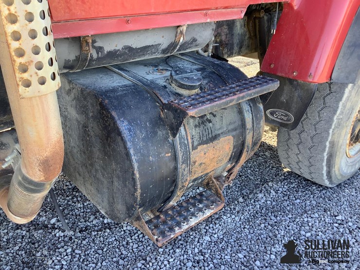 1989-ford-lt8000-image-20