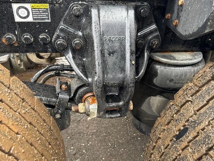 2015-kenworth-t880-image-16