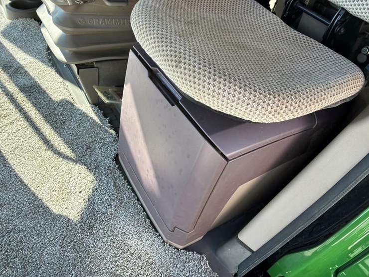 2013-john-deere-s670-image-98