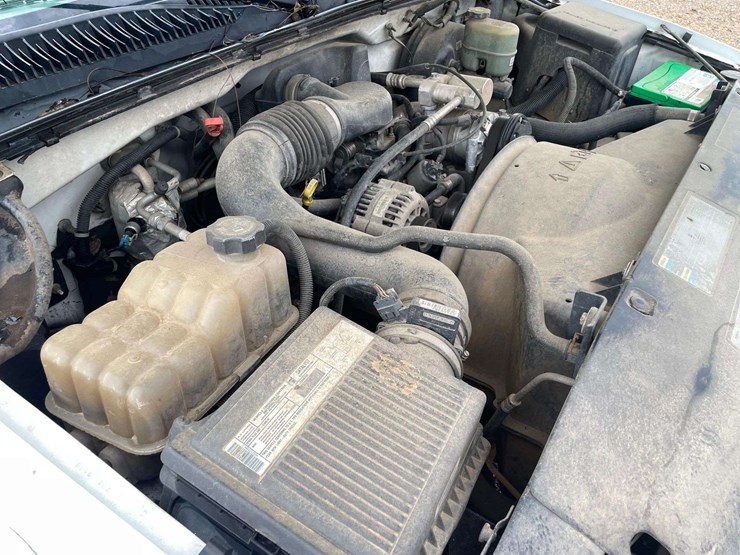 2002-chevrolet-silverado-1500-image-9