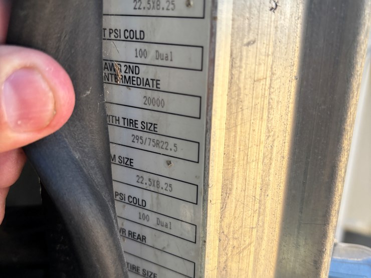 2009-peterbilt-340-image-102