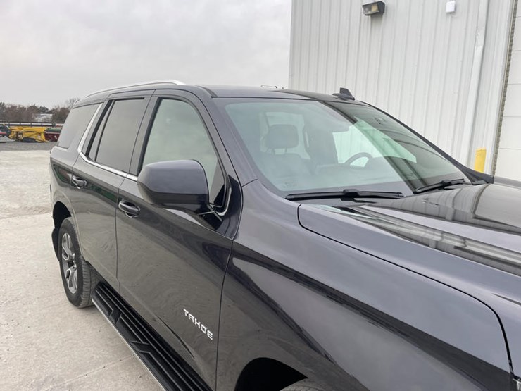 2023-chevrolet-tahoe-image-16