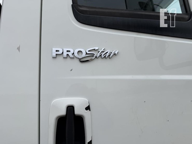 2010-international-prostar-image-8