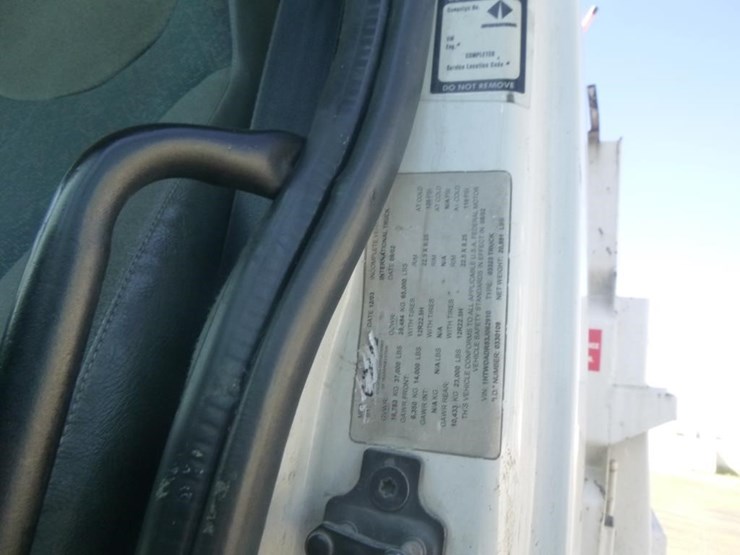 2003-international-7400-image-16